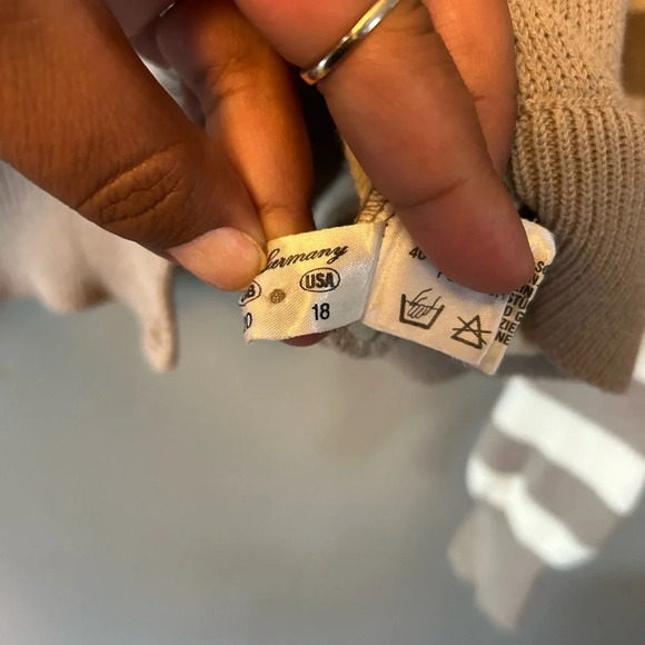 Basler sweater - tan/cream dolman sleeve button front cropped cardigan - Picture 6 of 9